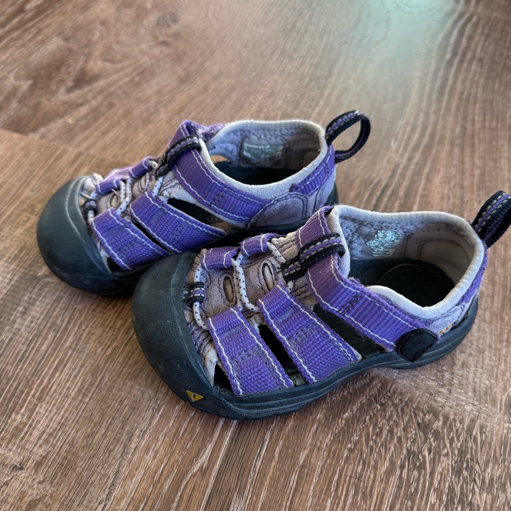 Toddler Size 6 Keen Sandals